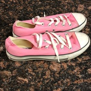 Women’s size 7 pink converse